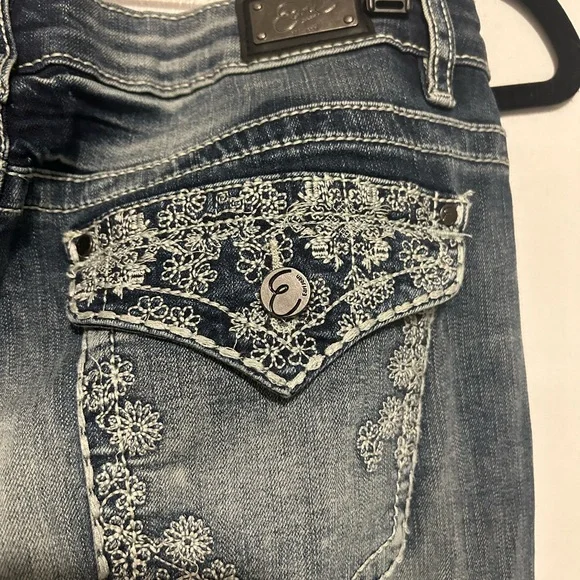 Women's Blue Jeans - Picture 5 of 5